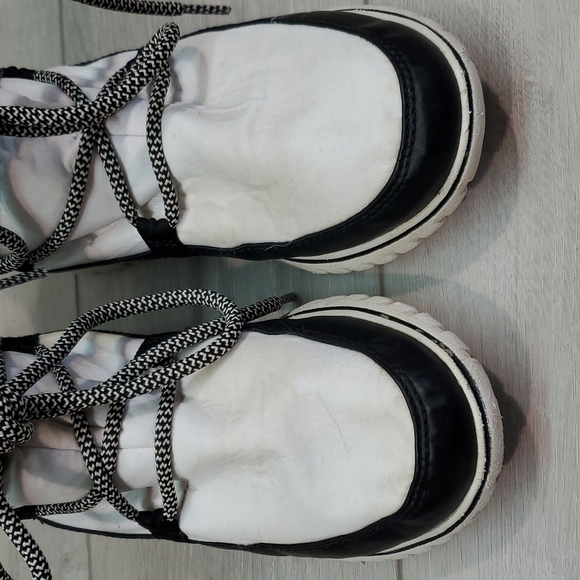 Sorel Women Outdoor Explorer Non Shell Waterproof Ankle Booties shoes sz7 - Picture 4 of 13